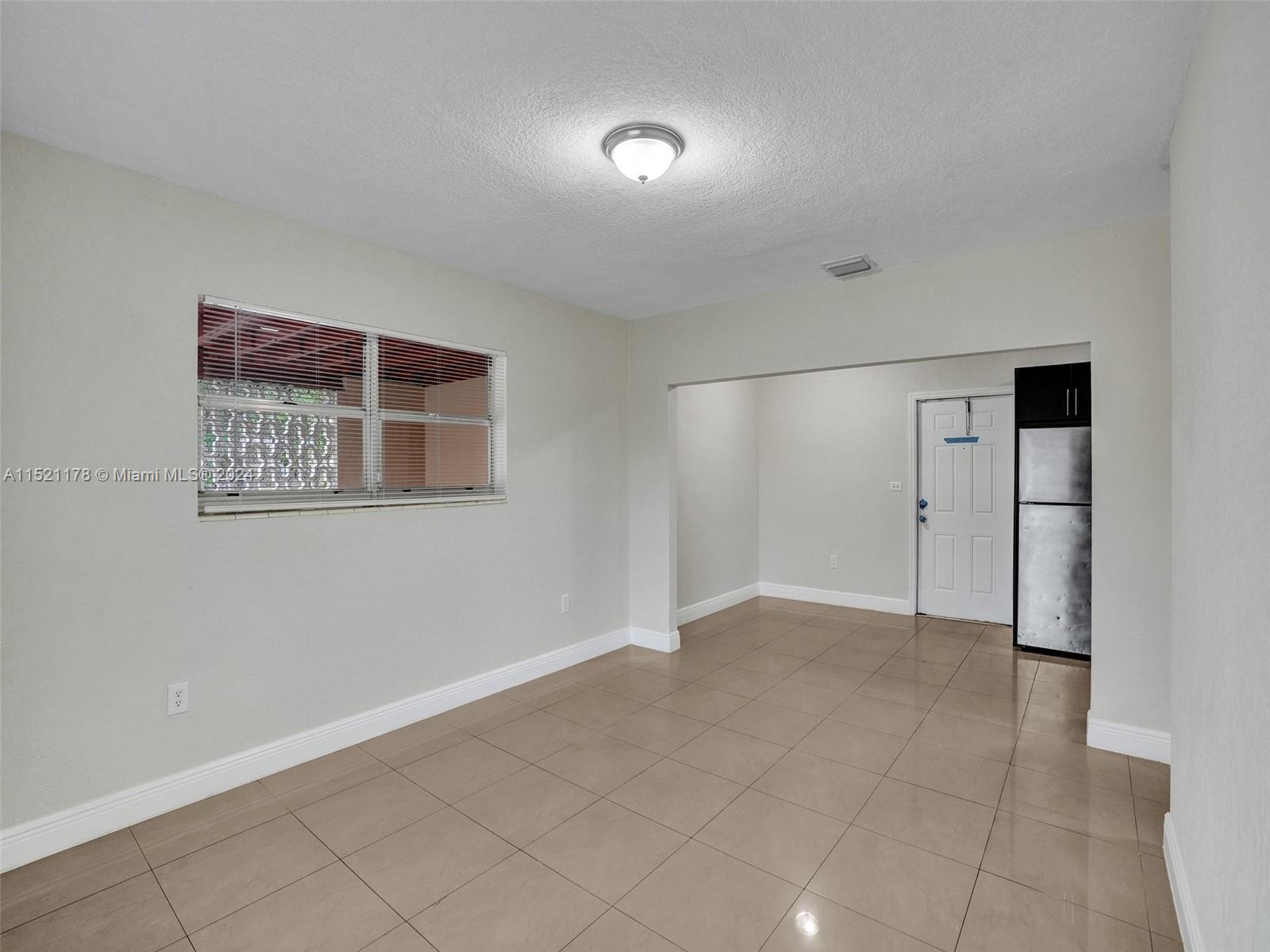 2905 NW 5th St