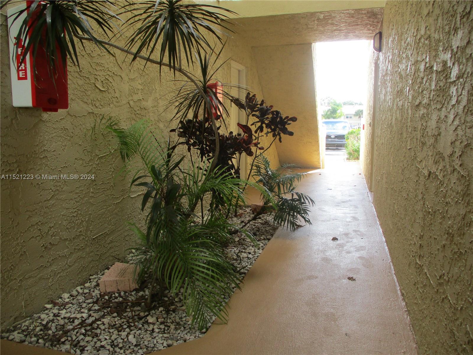 1540 SE Royal Green Cir # 102, Port St. Lucie Unit: I 102