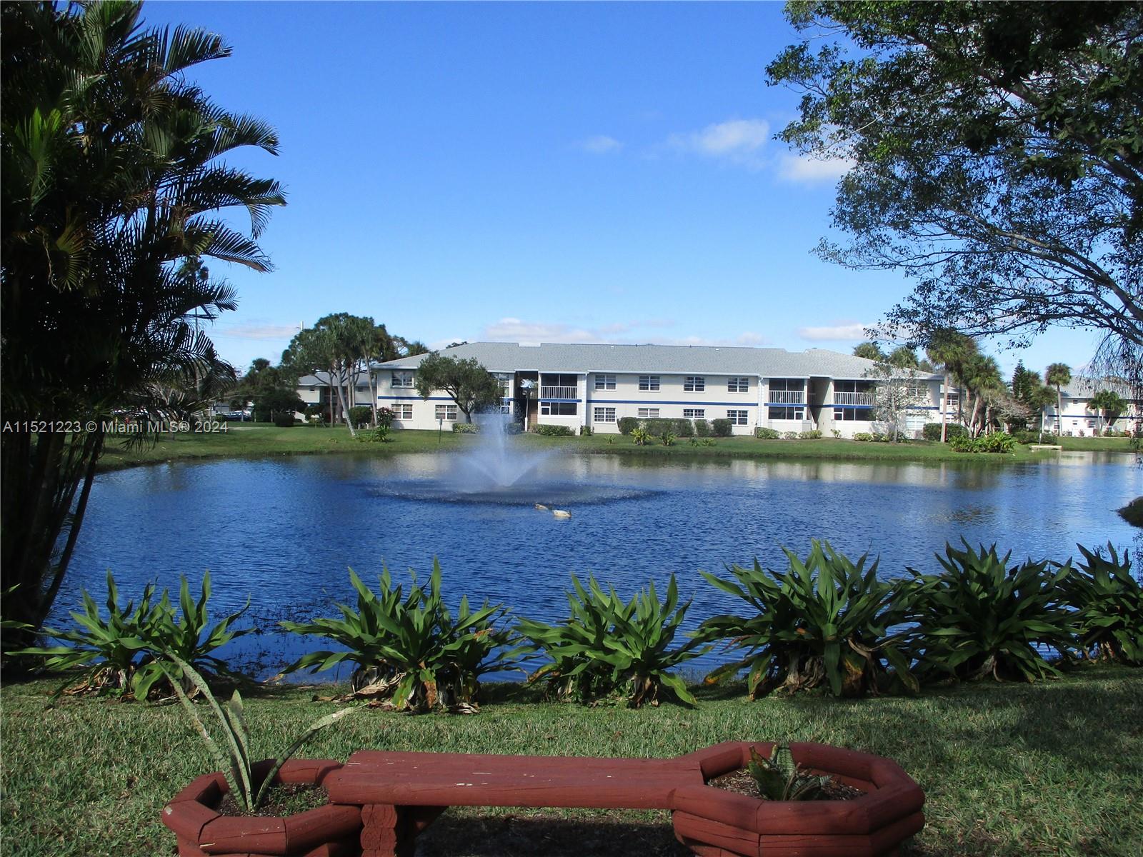 1540 SE Royal Green Cir # 102, Port St. Lucie Unit: I 102