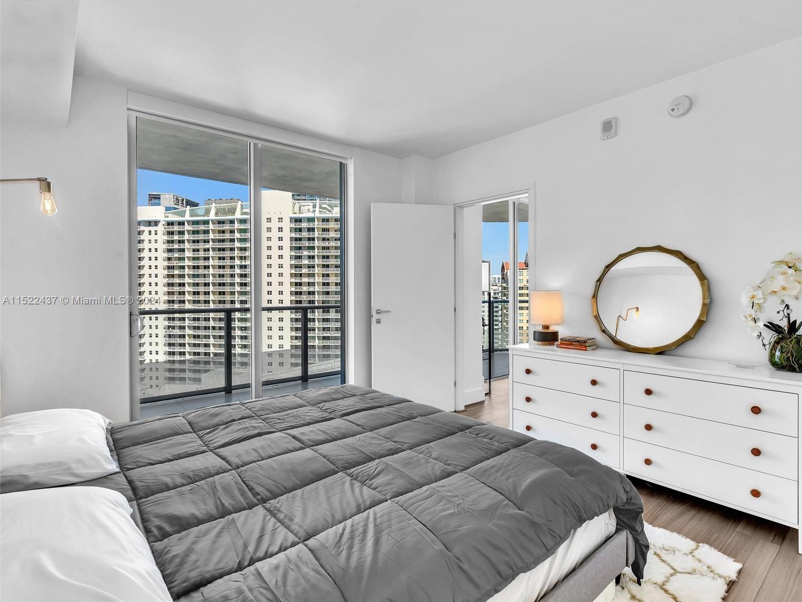 1300 Brickell Bay Dr # 3207