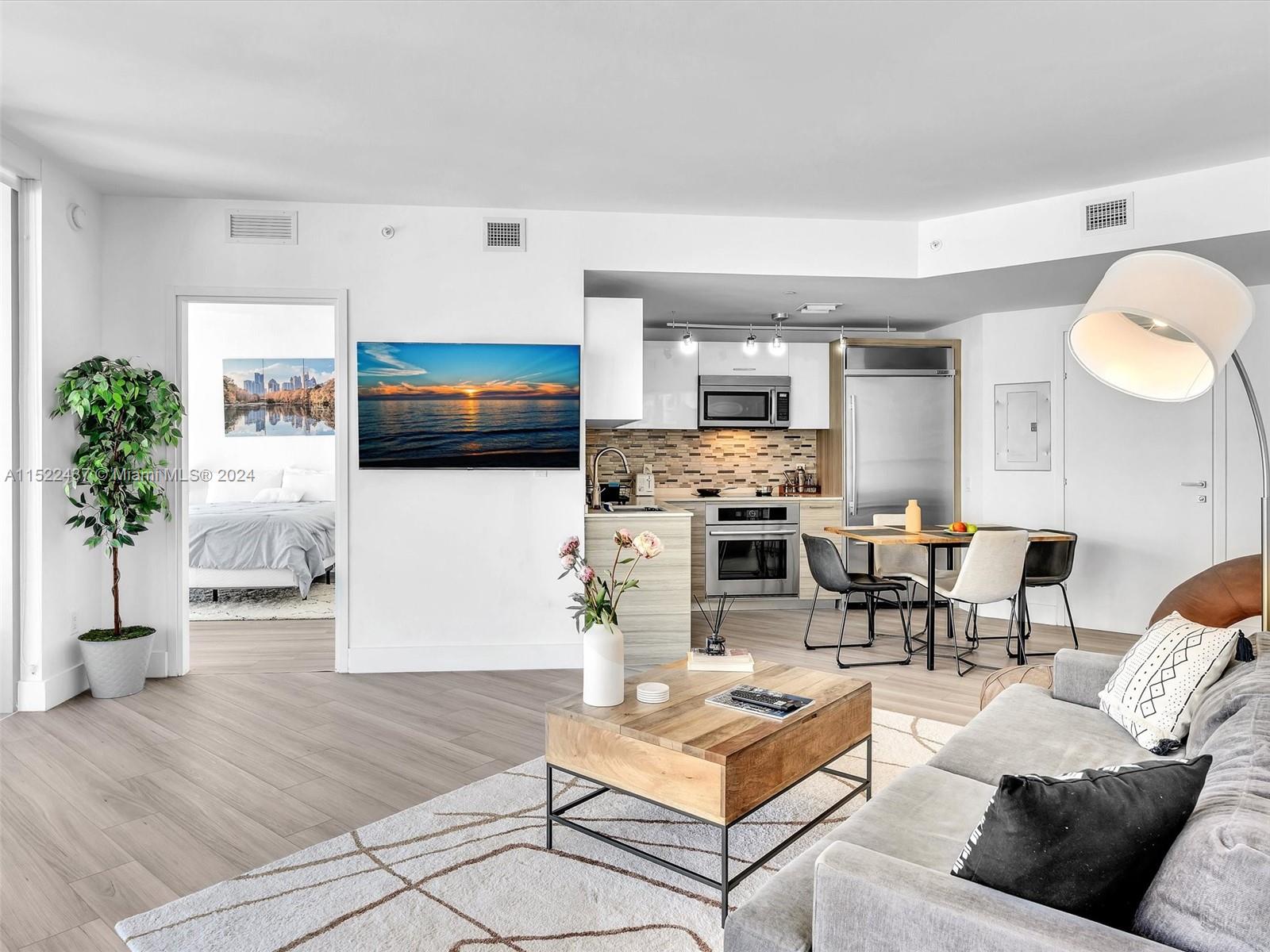 1300 Brickell Bay Dr # 3207