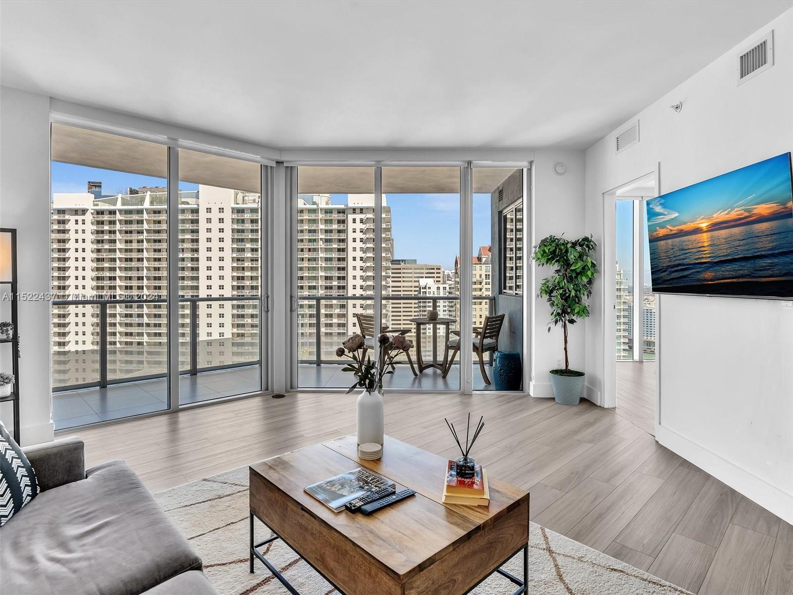 1300 Brickell Bay Dr # 3207