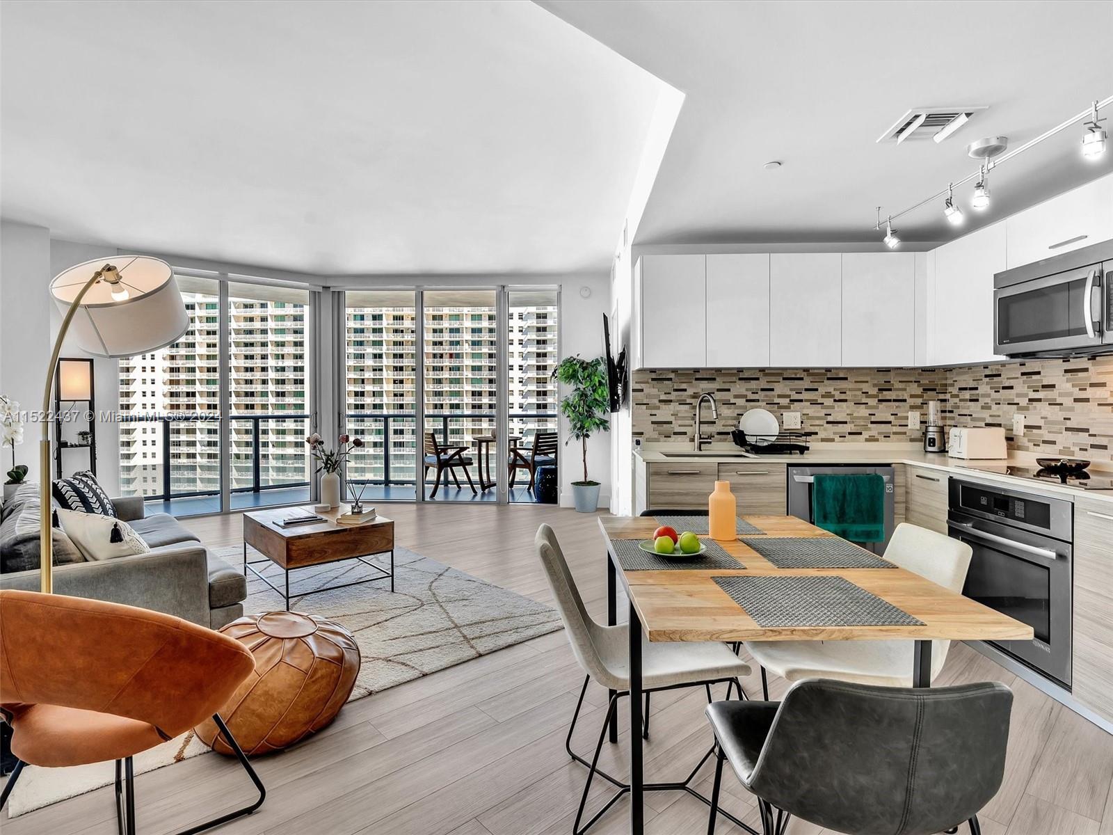 1300 Brickell Bay Dr # 3207