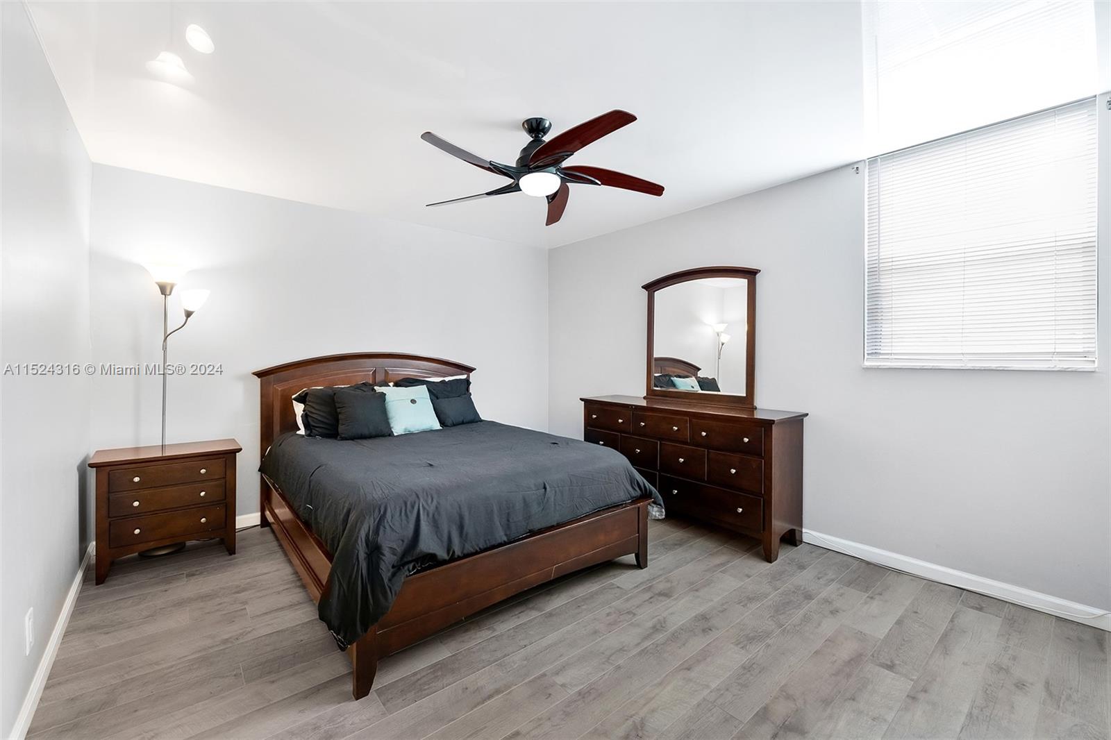 5300 NE 24TH TER # 432C