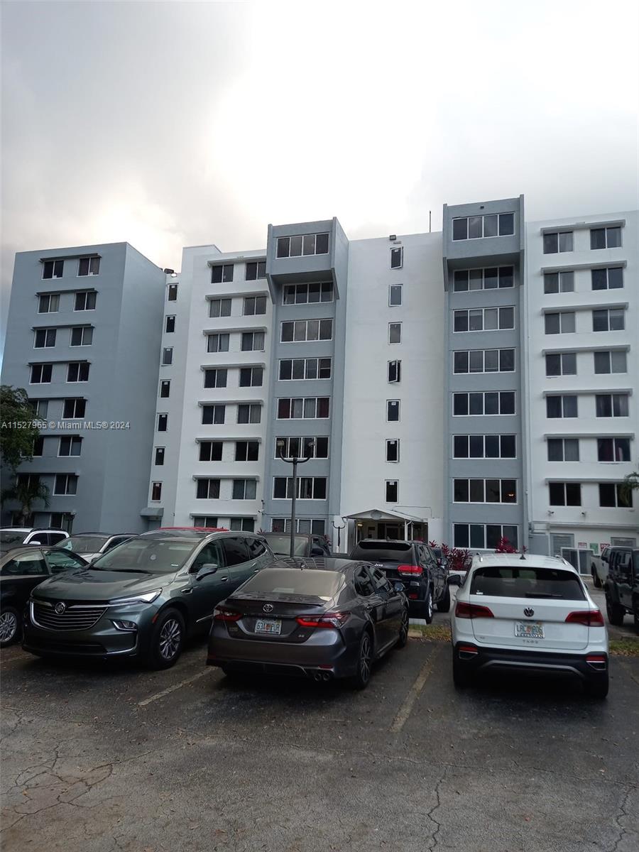 9143 SW 77th Ave # B809