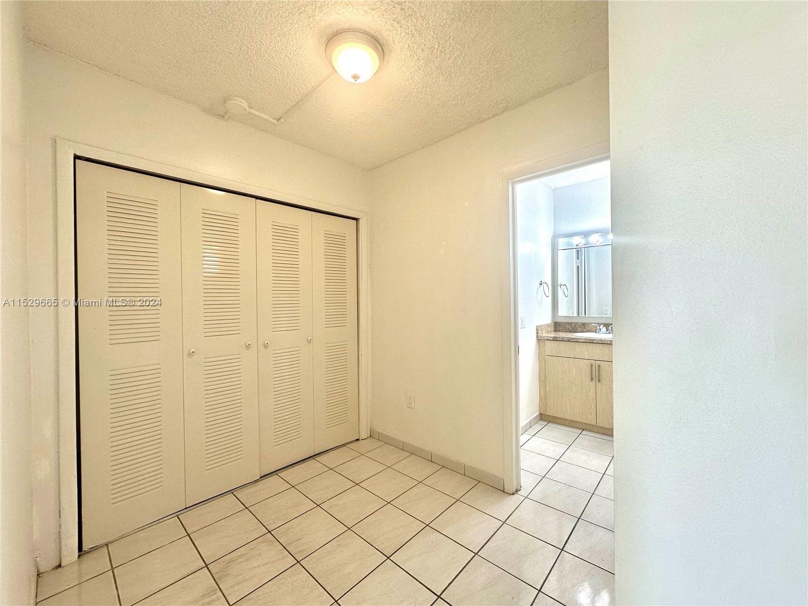 1075 W 68th St # 316