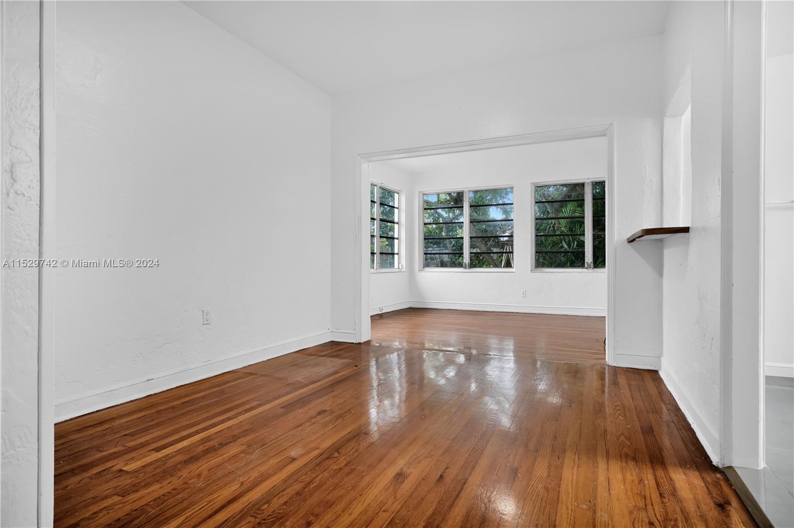 1886 SW 16th Ter