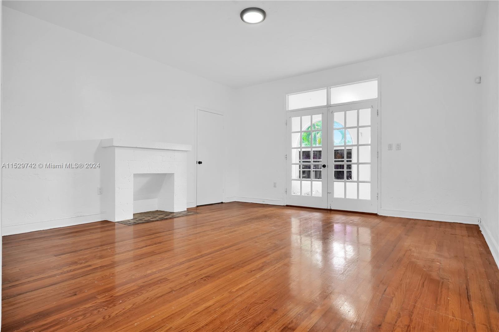 1886 SW 16th Ter
