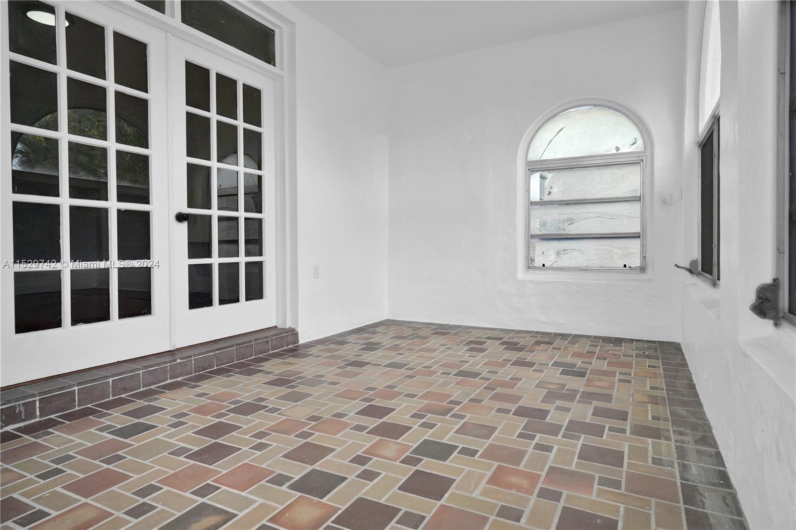 1886 SW 16th Ter