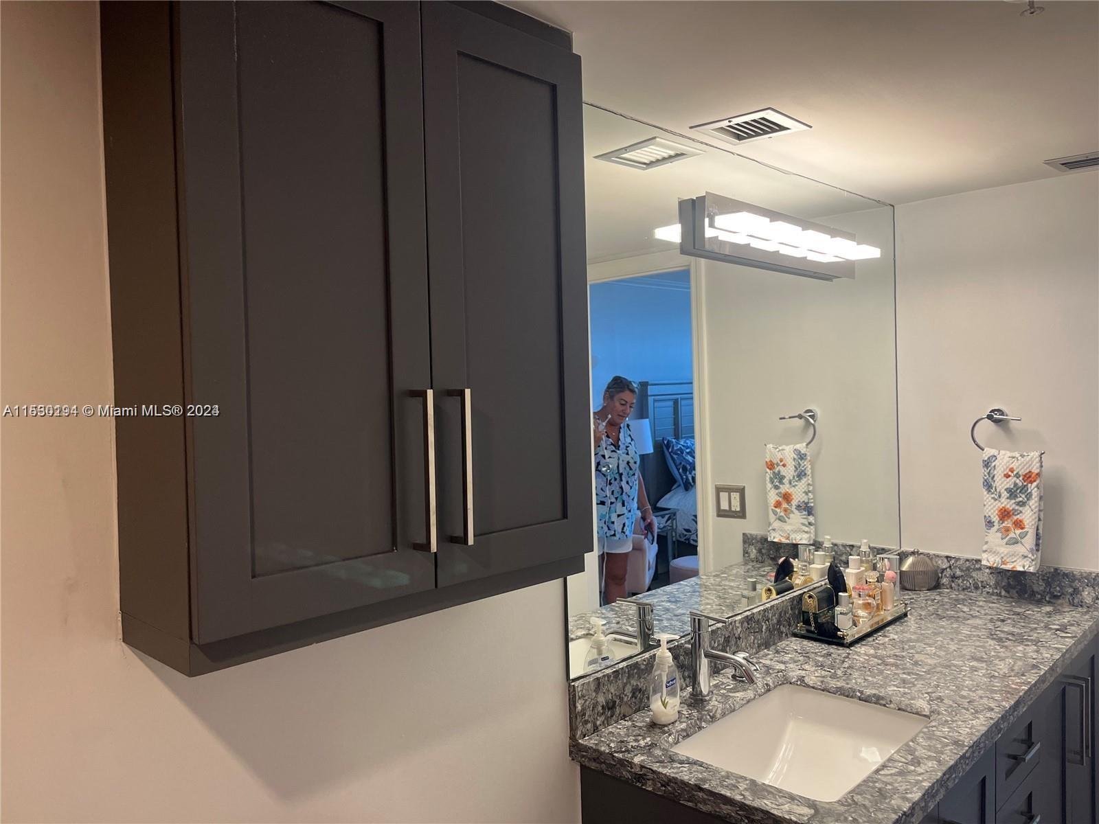 1505 N Riverside Dr # 1003