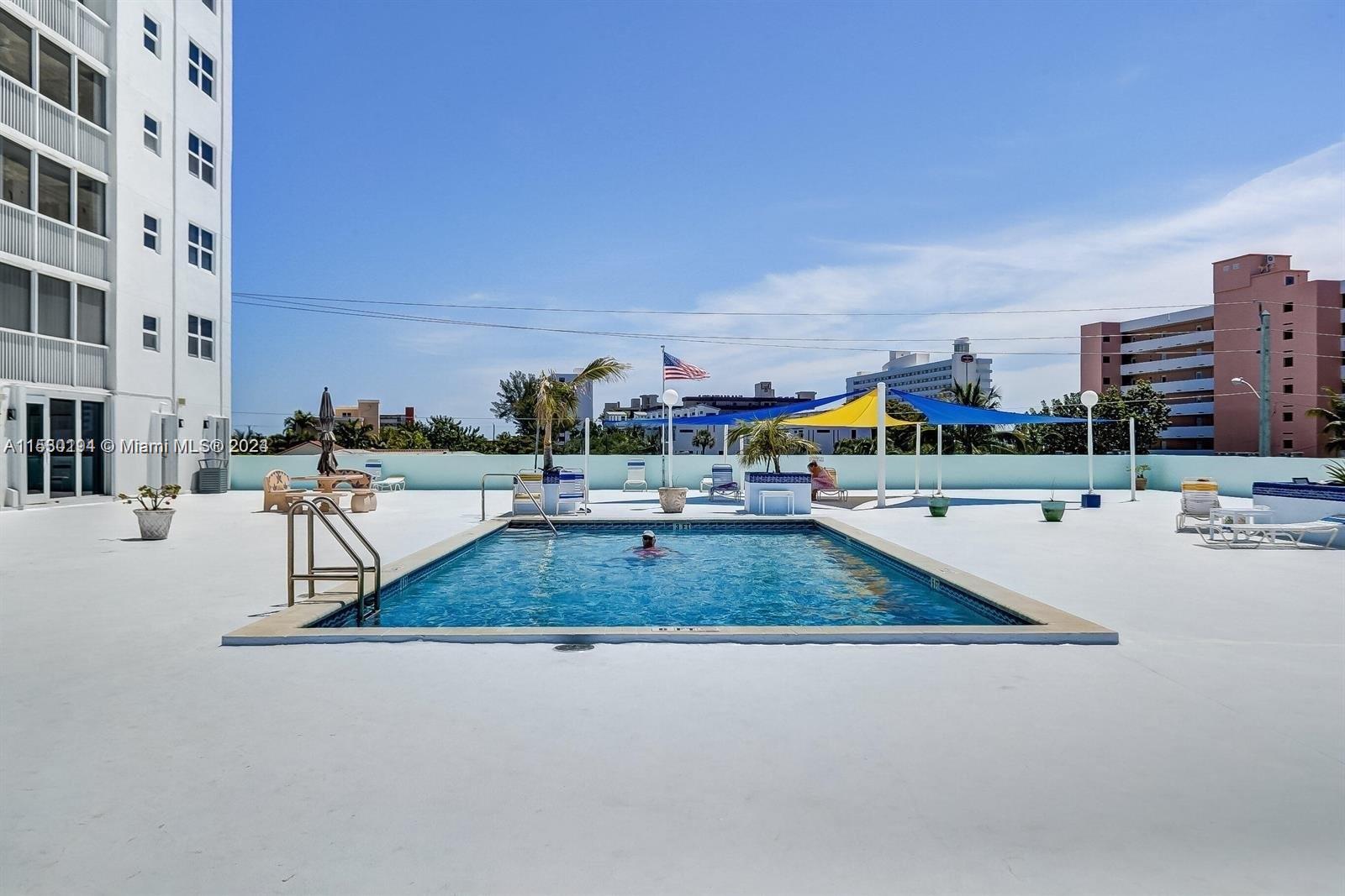 1505 N Riverside Dr # 1003