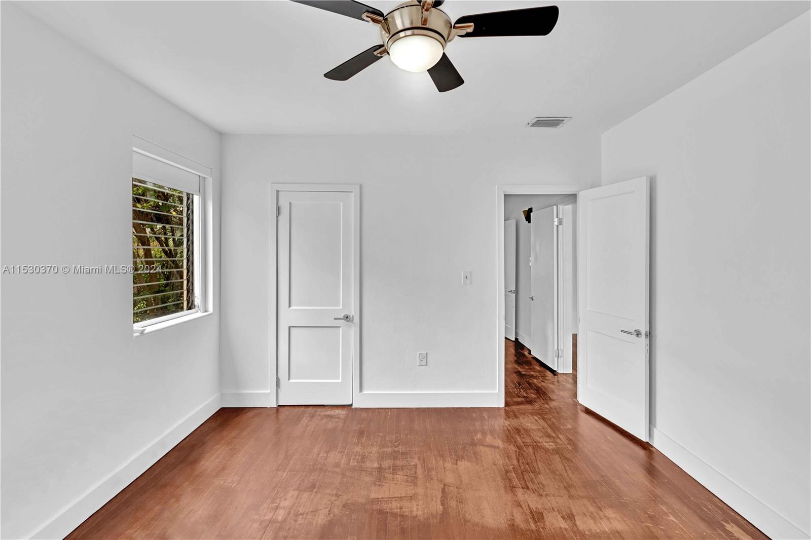 9572 Carlyle Ave