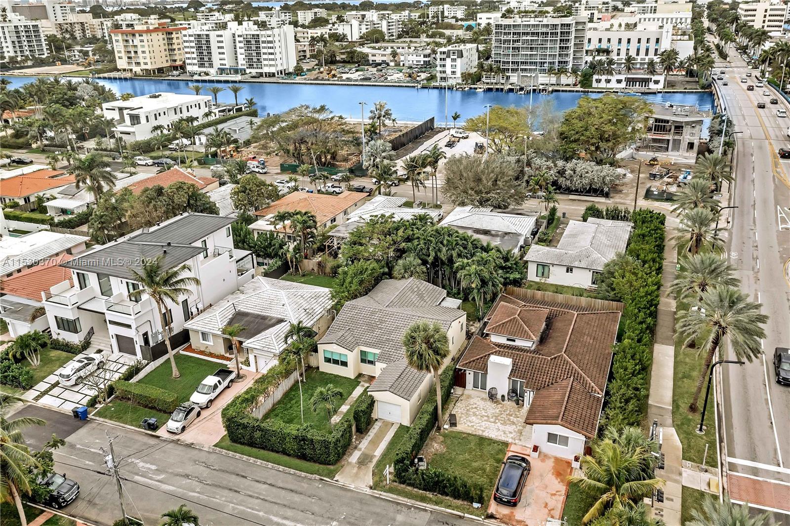 9572 Carlyle Ave
