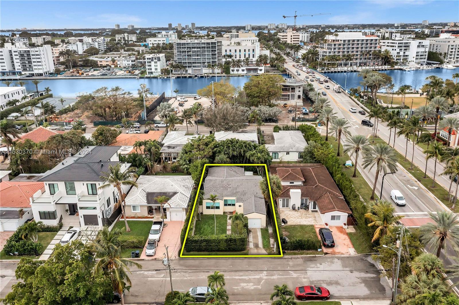 9572 Carlyle Ave