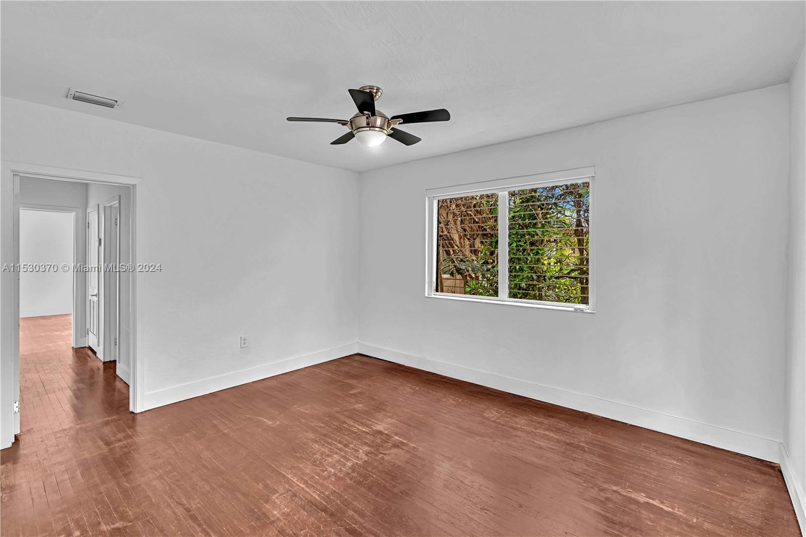 9572 Carlyle Ave