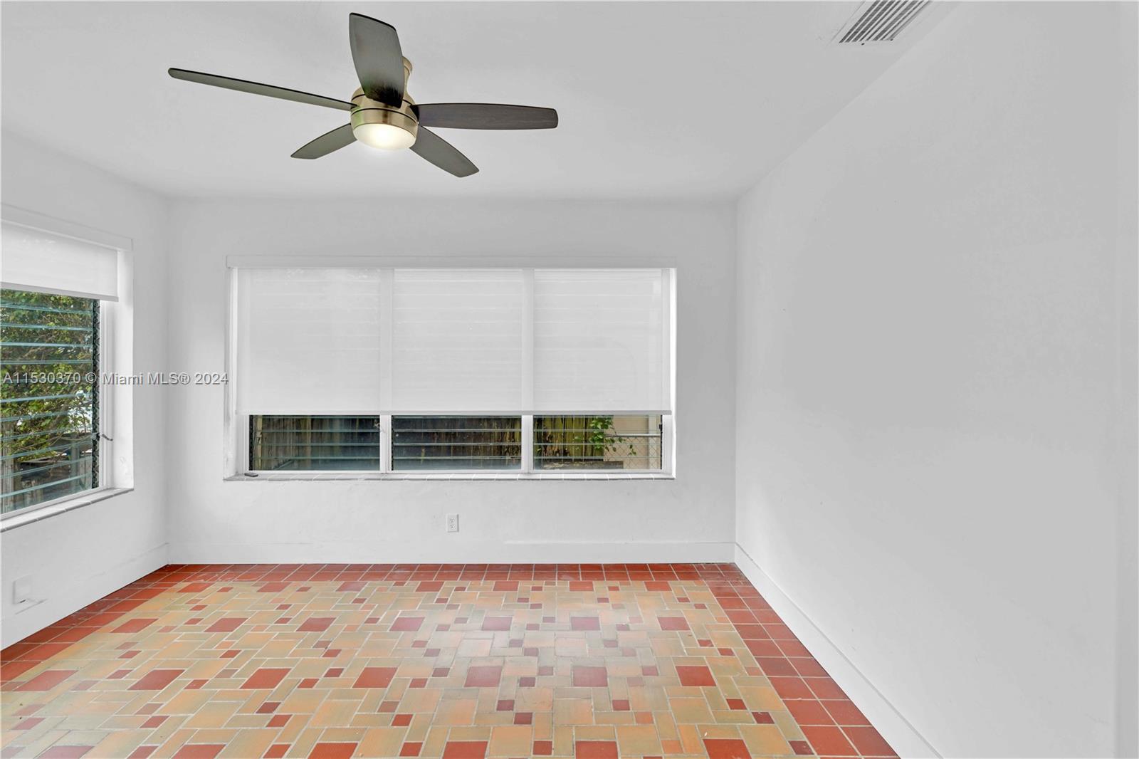 9572 Carlyle Ave