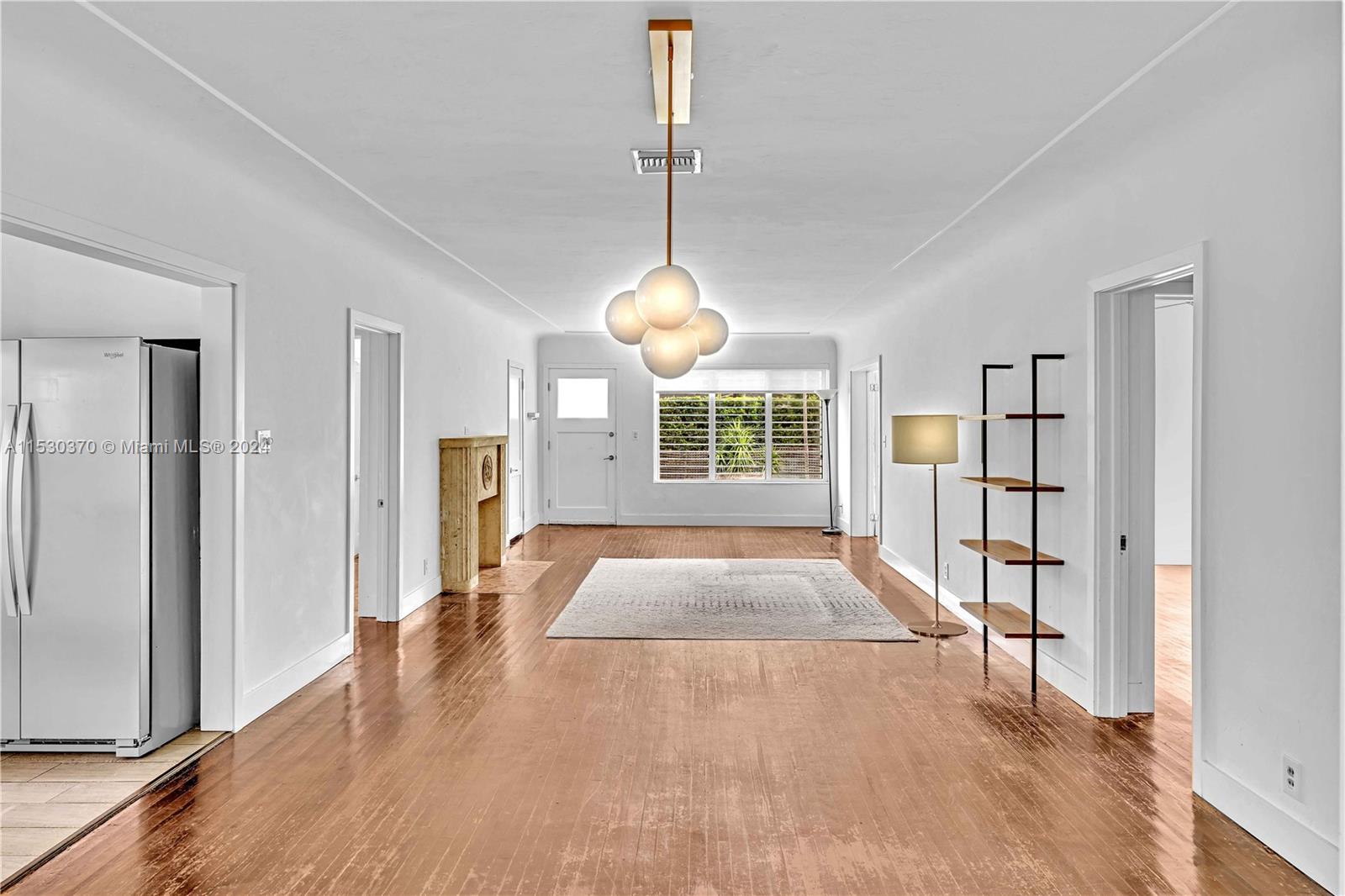 9572 Carlyle Ave