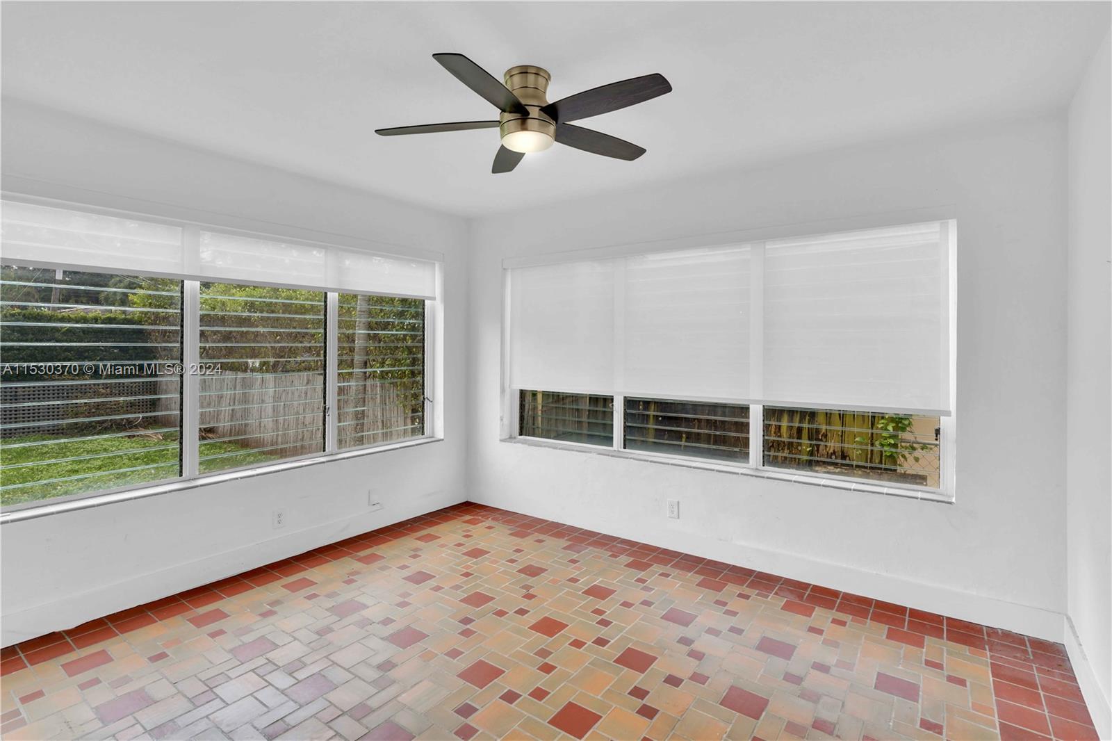 9572 Carlyle Ave