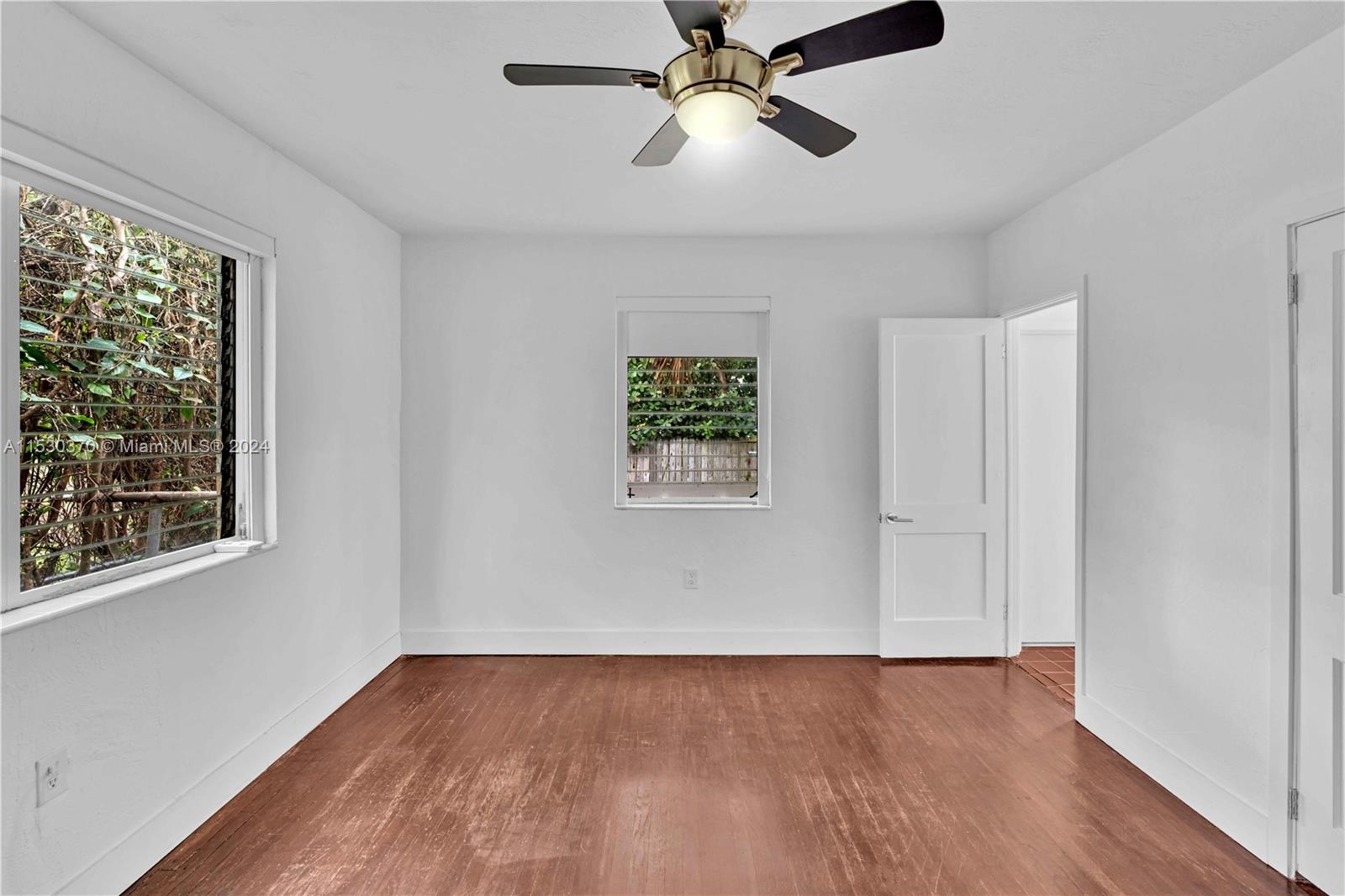 9572 Carlyle Ave