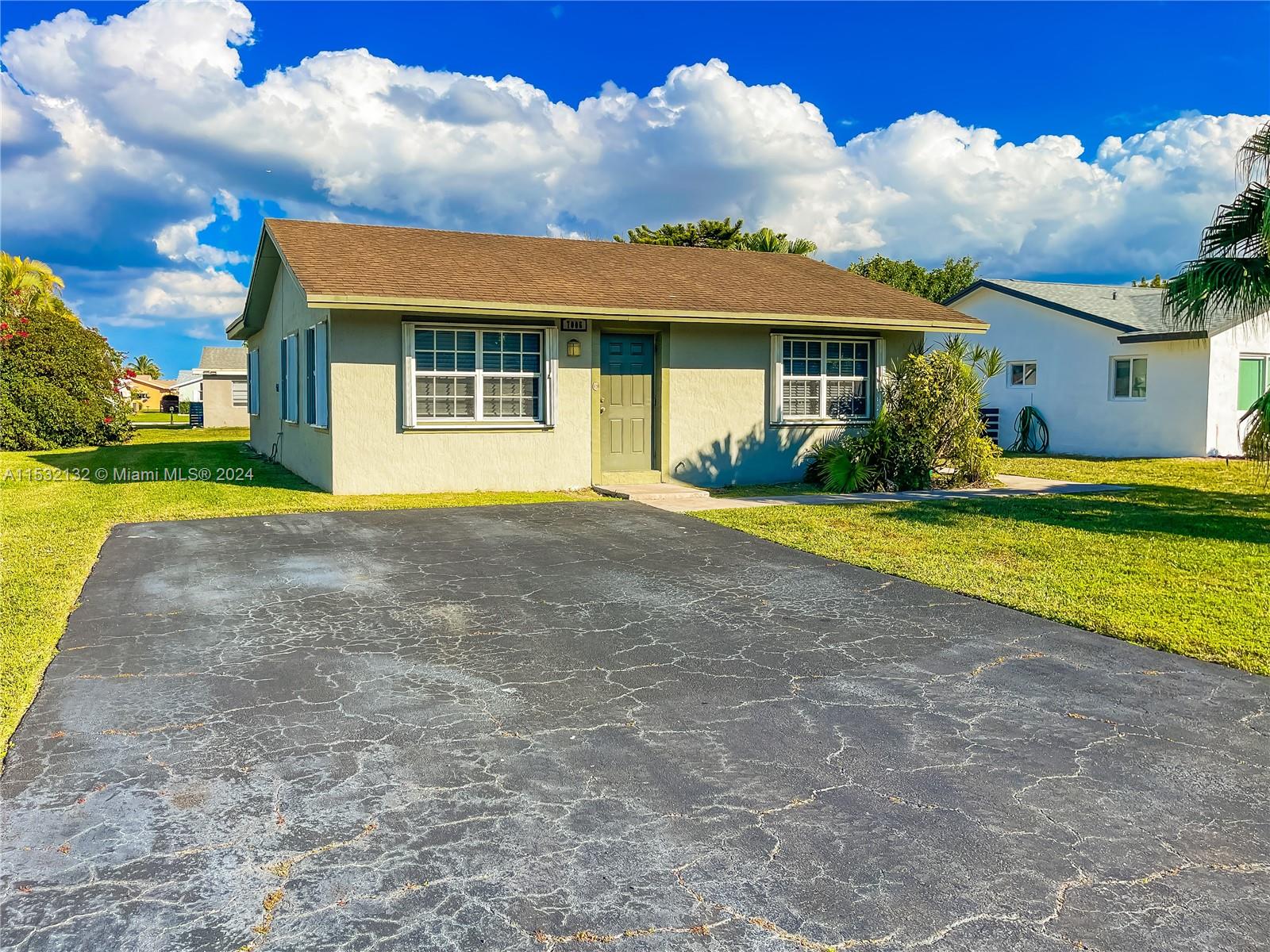 7006 NW 99th Way