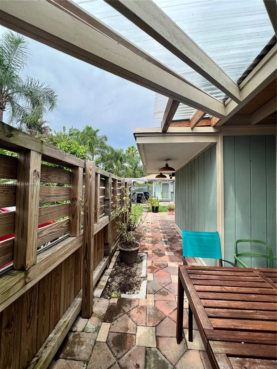 2220 Roosevelt St Rear