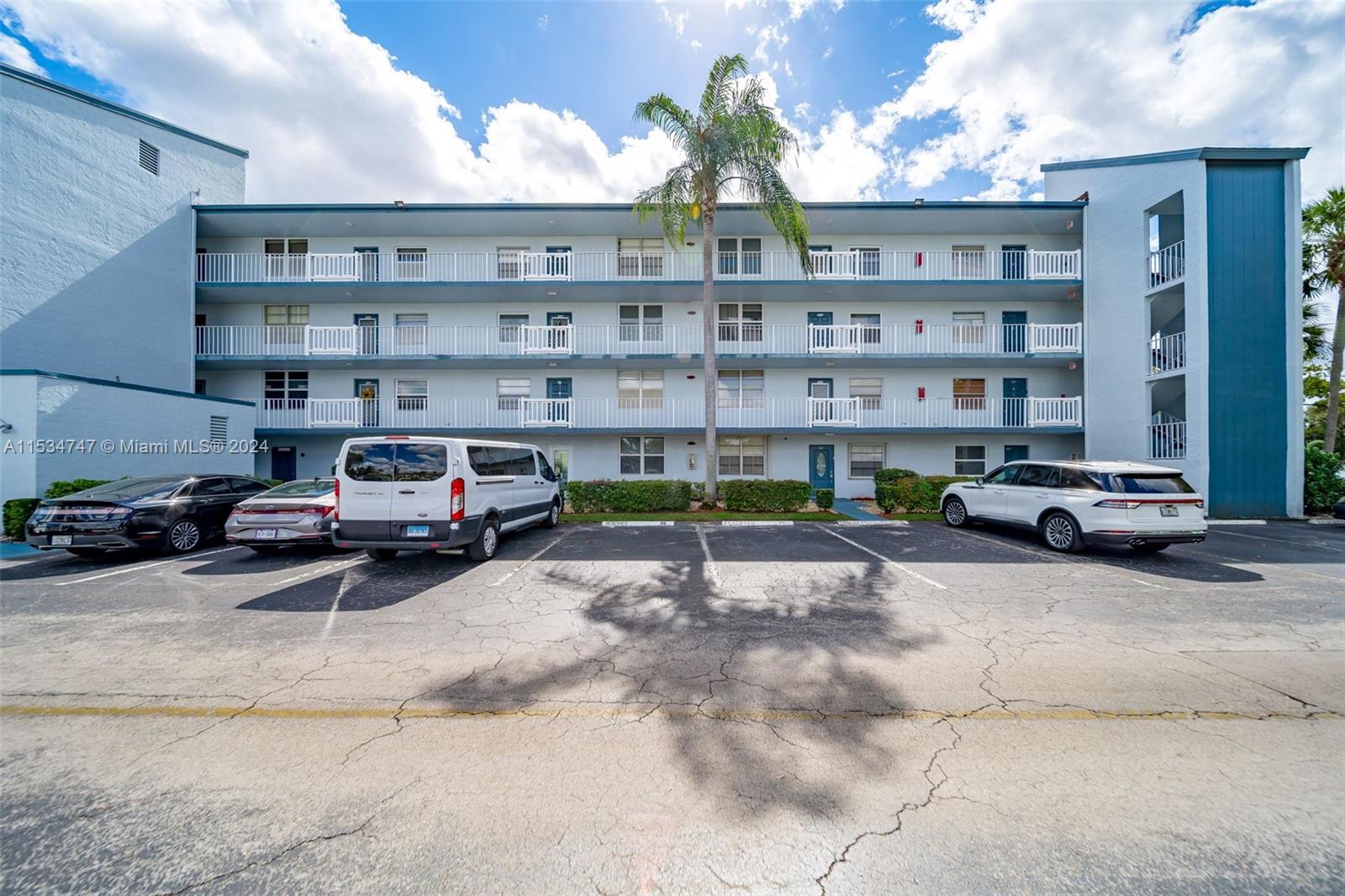 7800 NW 18th St # 208