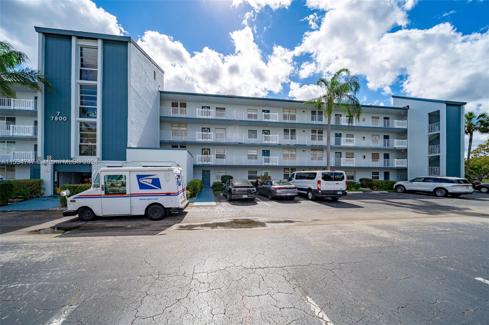 7800 NW 18th St # 208
