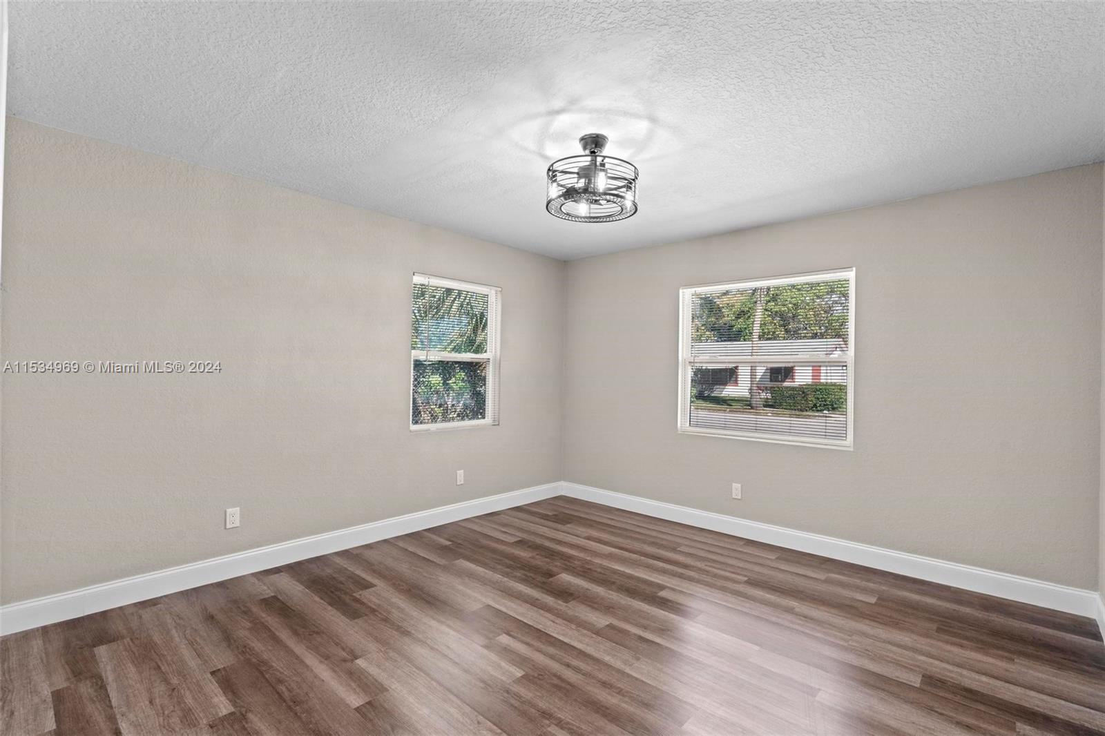 145 W 34th St