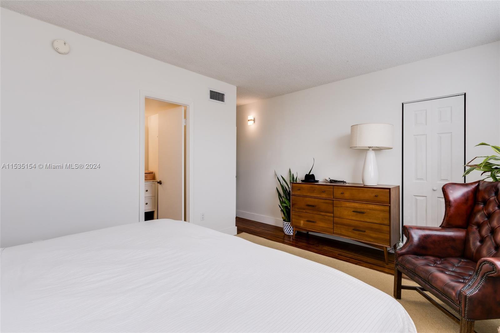 1651 NE 115th St # 28C