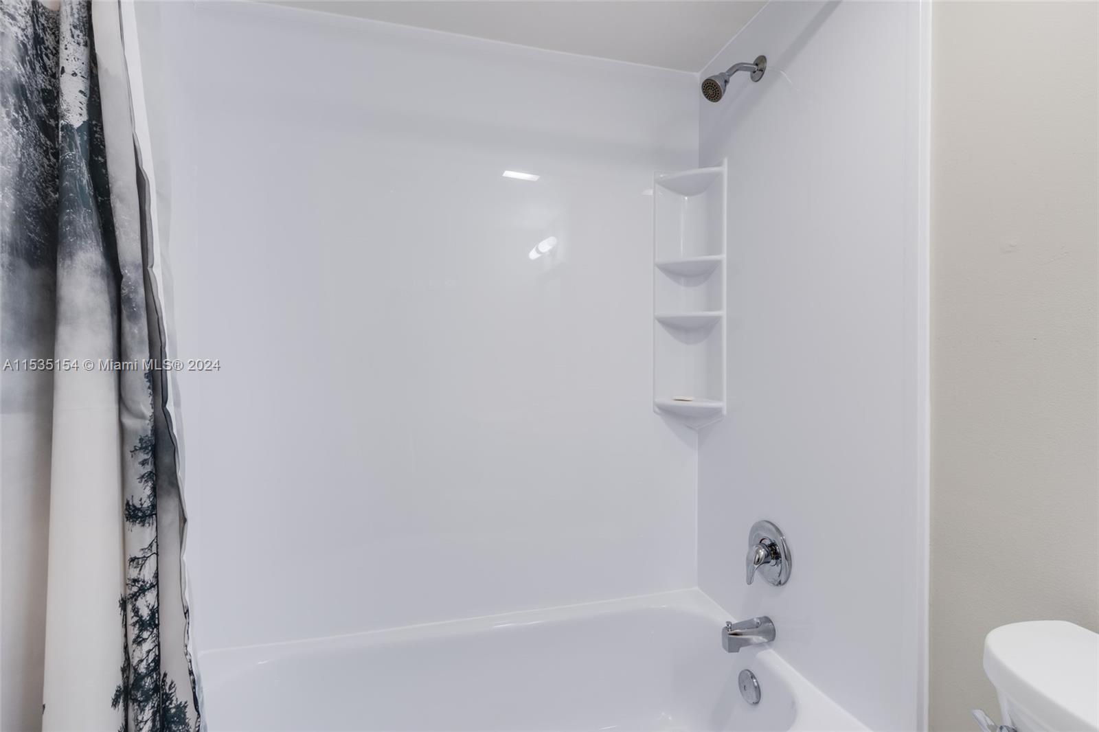 1651 NE 115th St # 28C