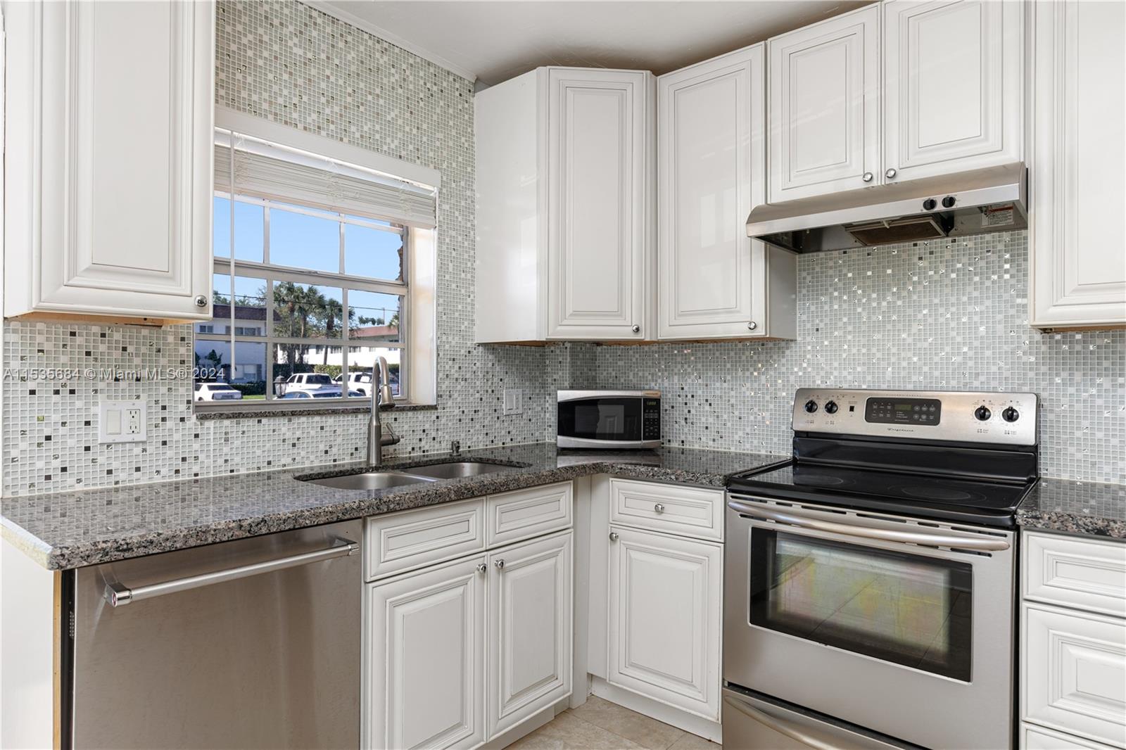 298 SE 6th Ave # 2