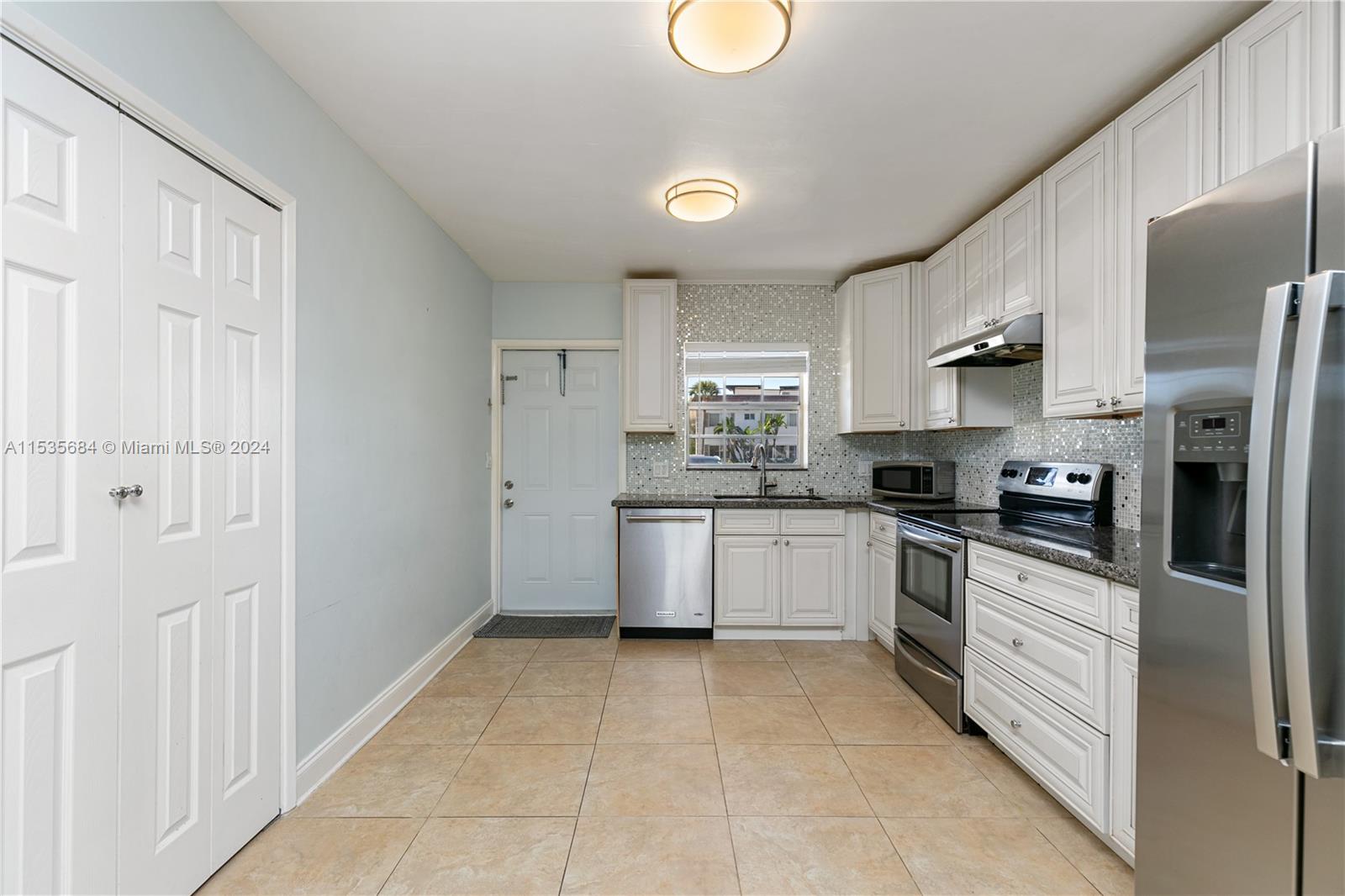 298 SE 6th Ave # 2