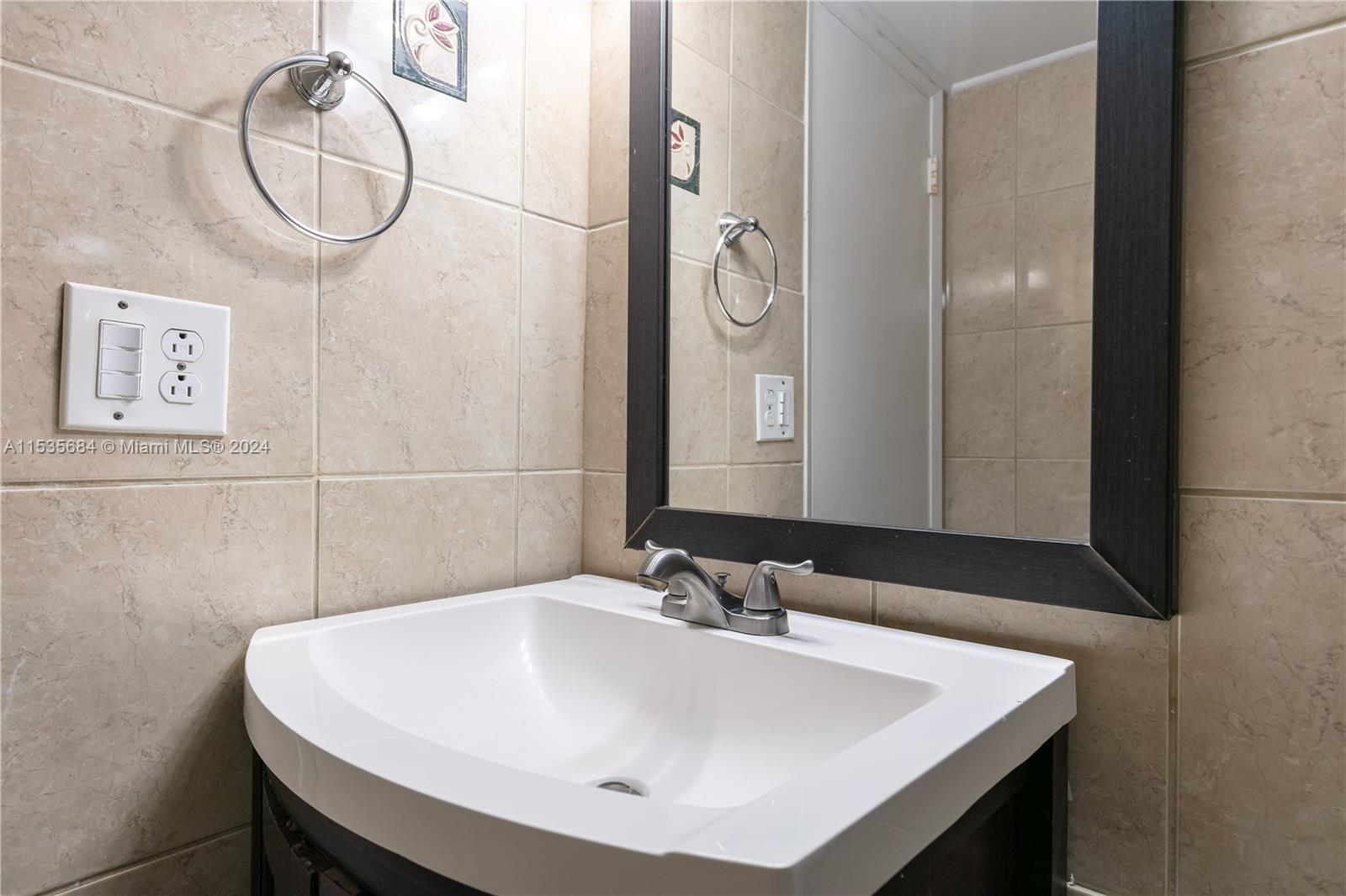 298 SE 6th Ave # 2