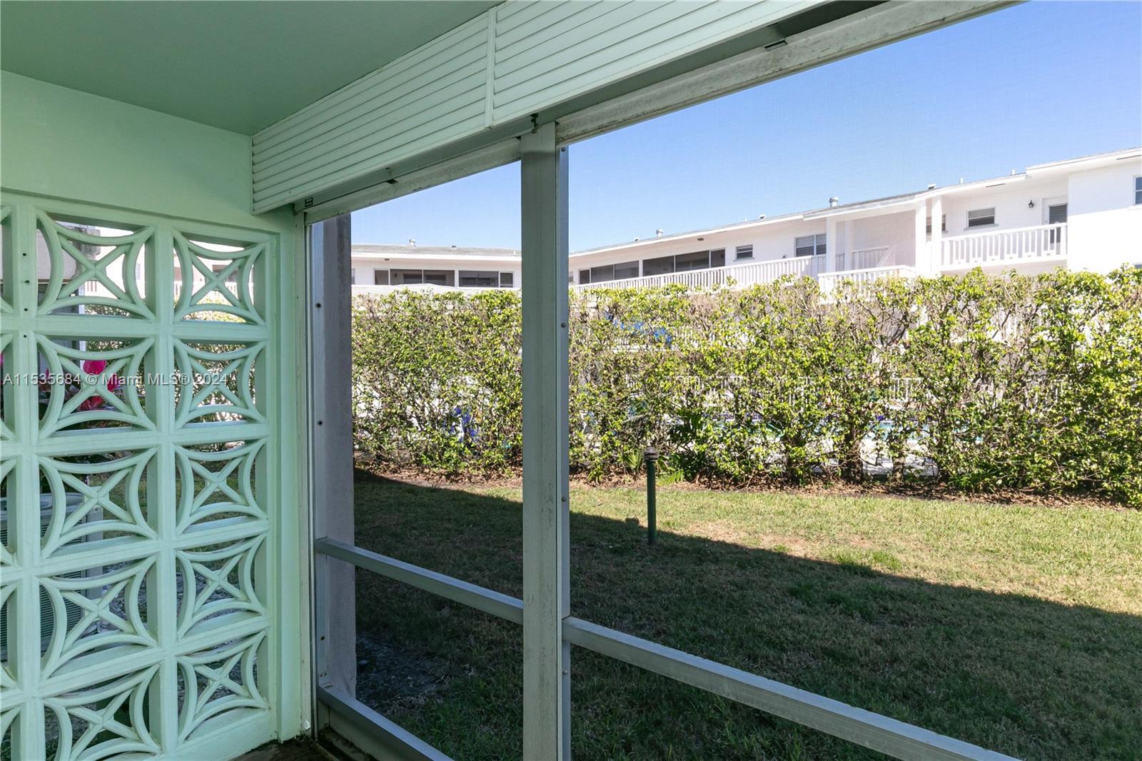 298 SE 6th Ave # 2