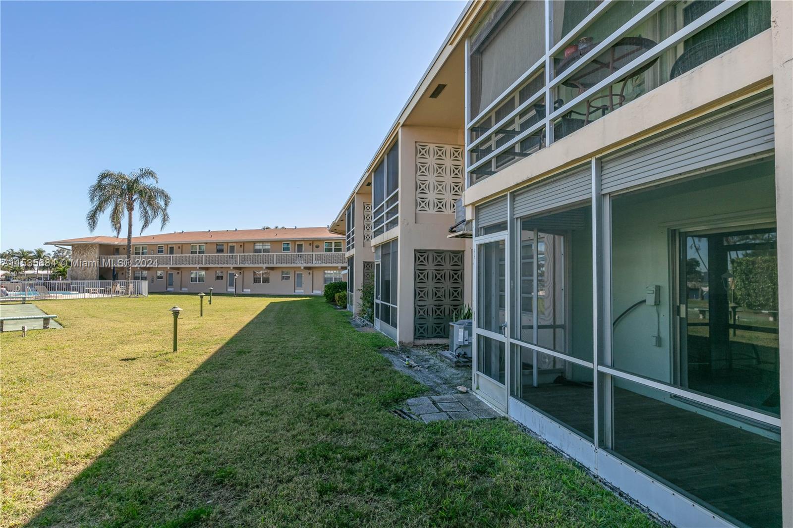 298 SE 6th Ave # 2