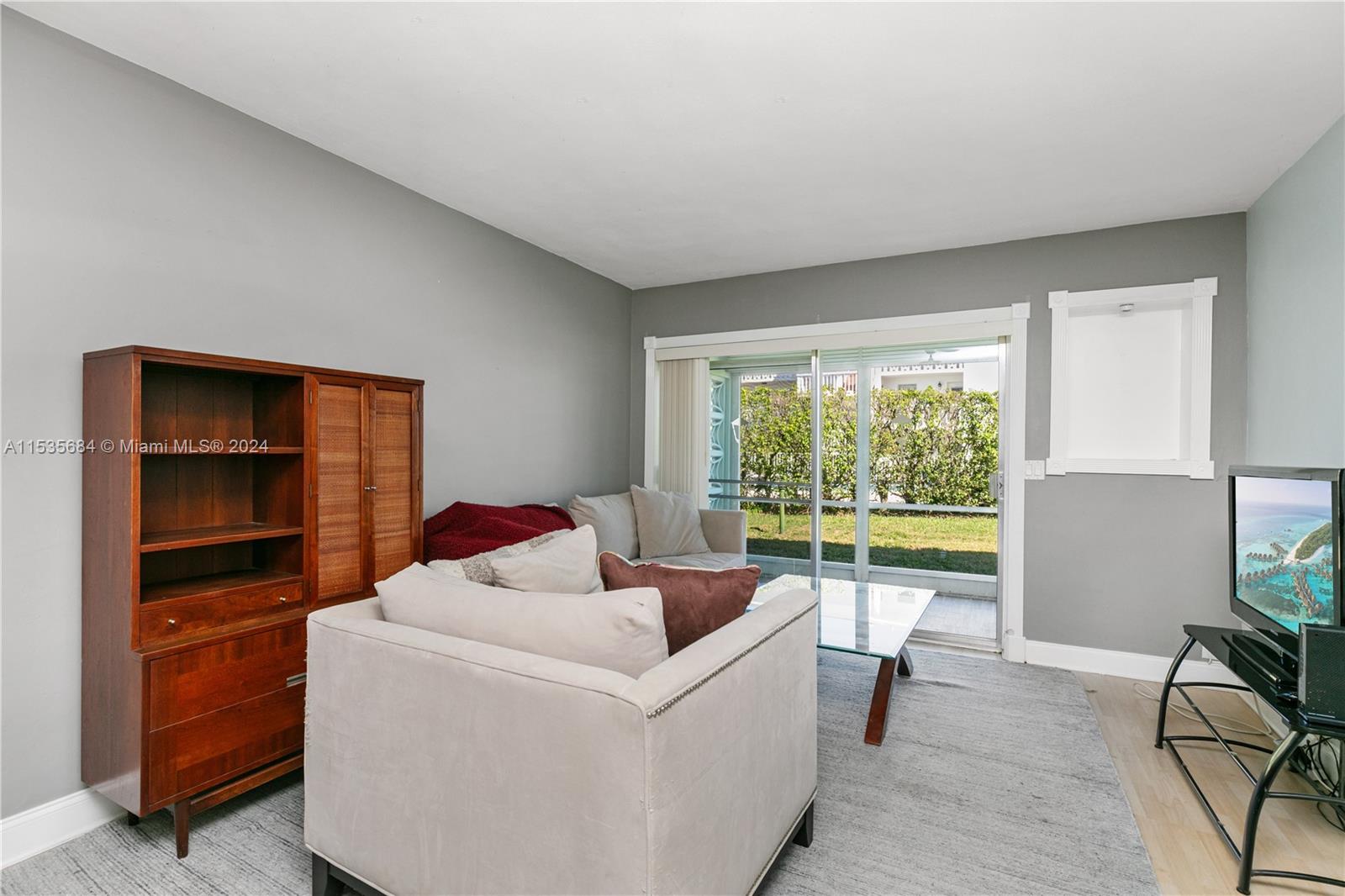 298 SE 6th Ave # 2