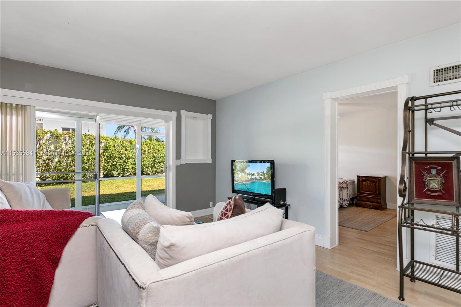 298 SE 6th Ave # 2