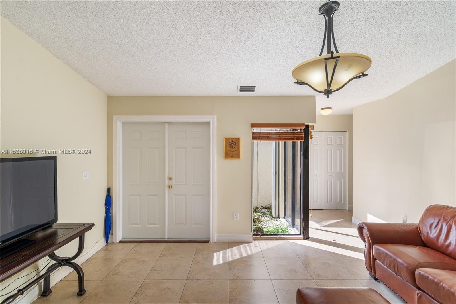 529 SW 88th Pl E