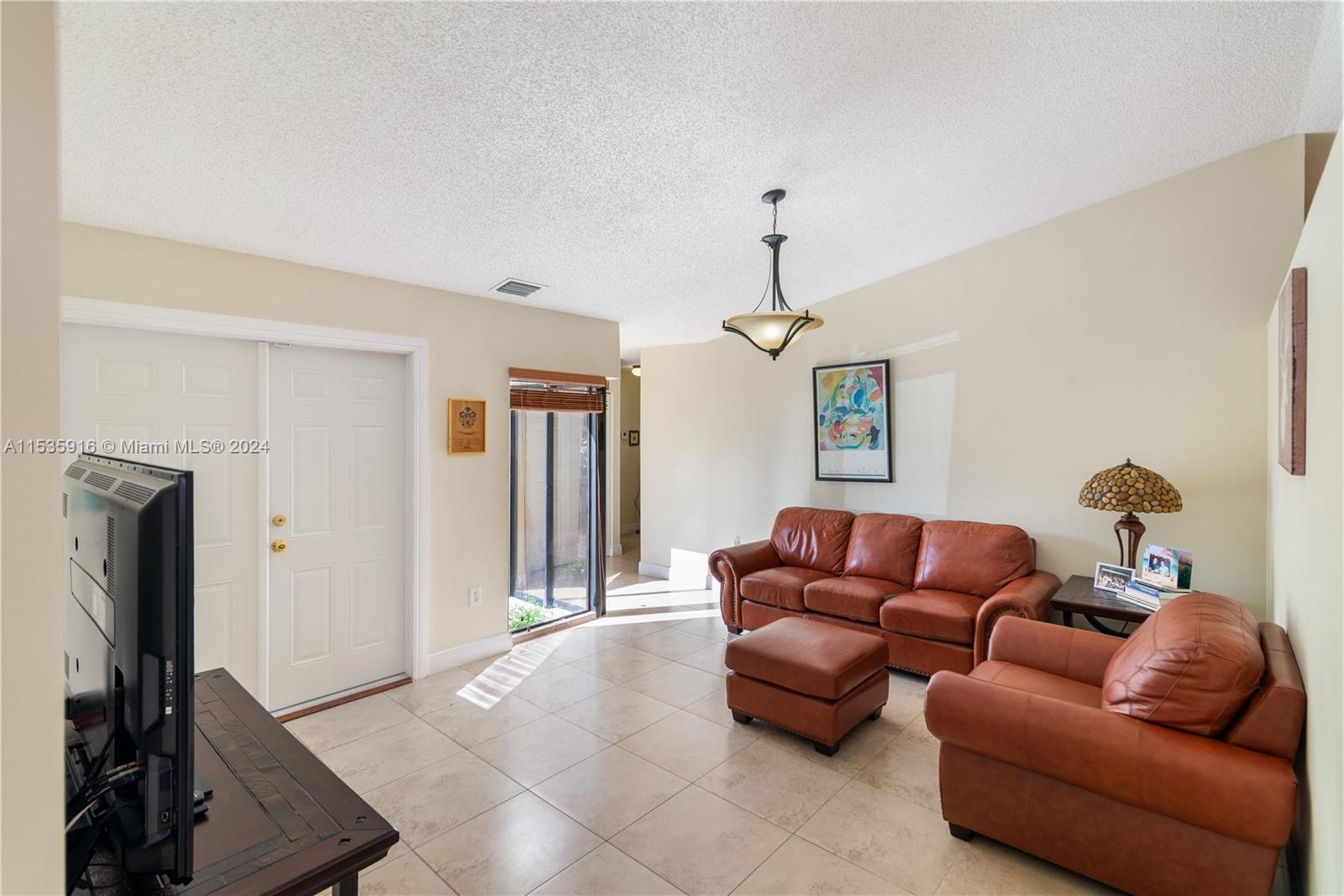 529 SW 88th Pl E