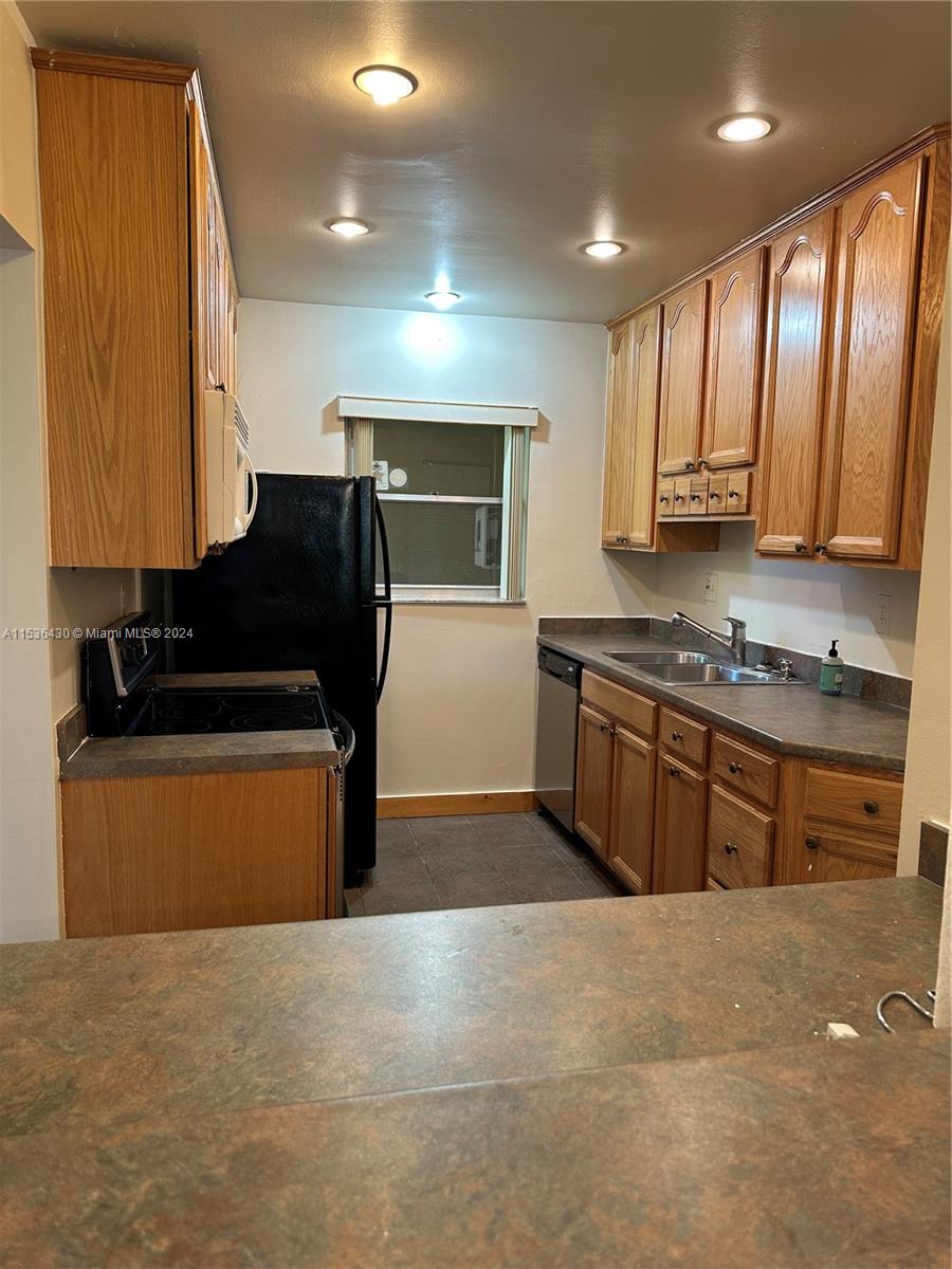 4121 Stirling Rd # 306