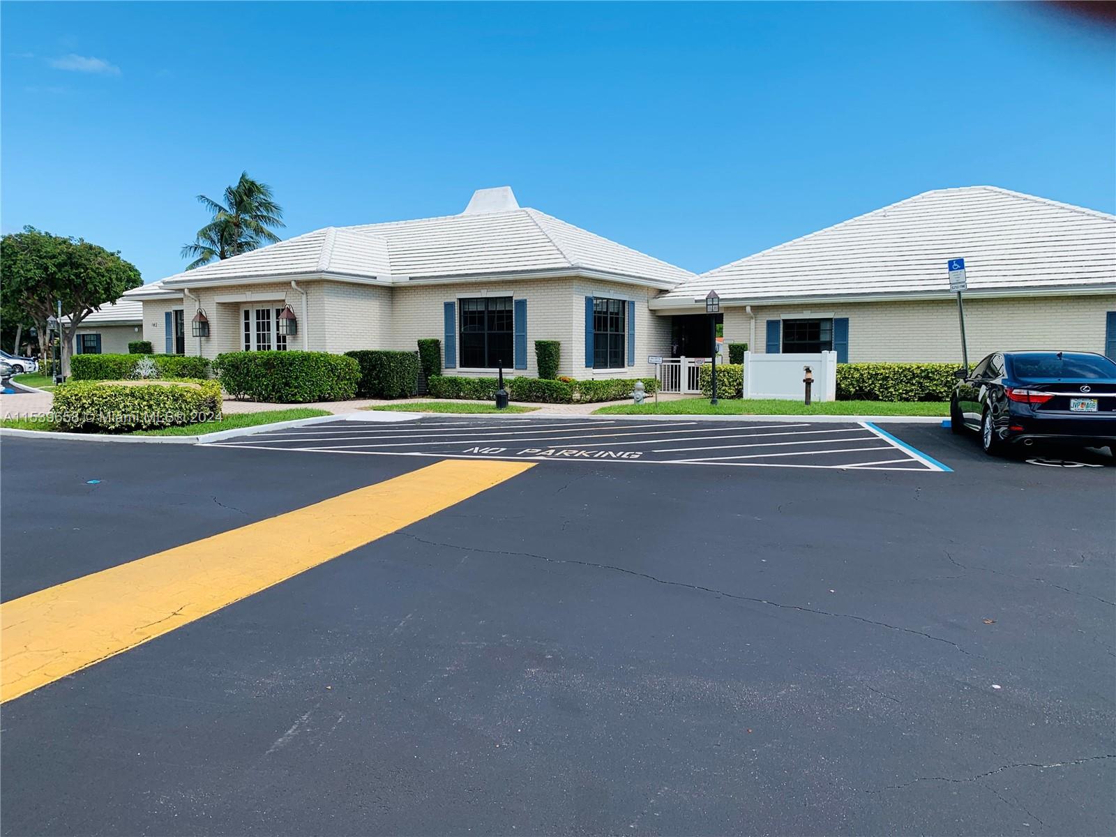180 Cypress Club Dr # 822
