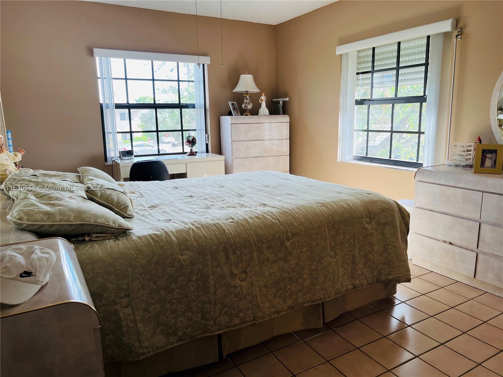 180 Cypress Club Dr # 822