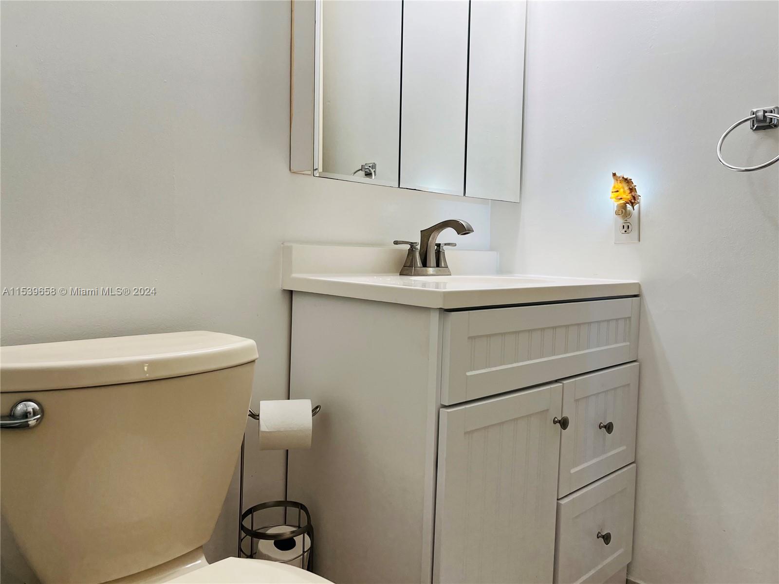 180 Cypress Club Dr # 822