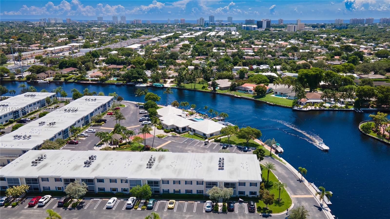 180 Cypress Club Dr # 822
