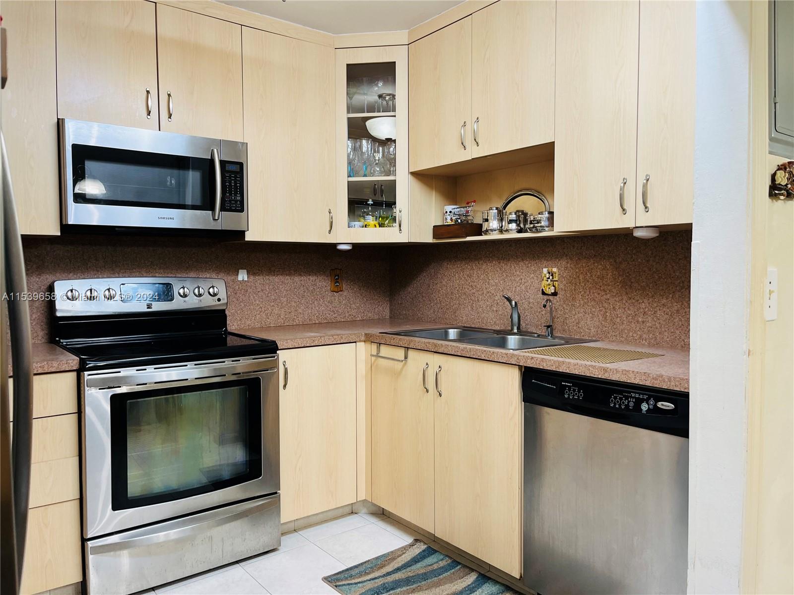 180 Cypress Club Dr # 822