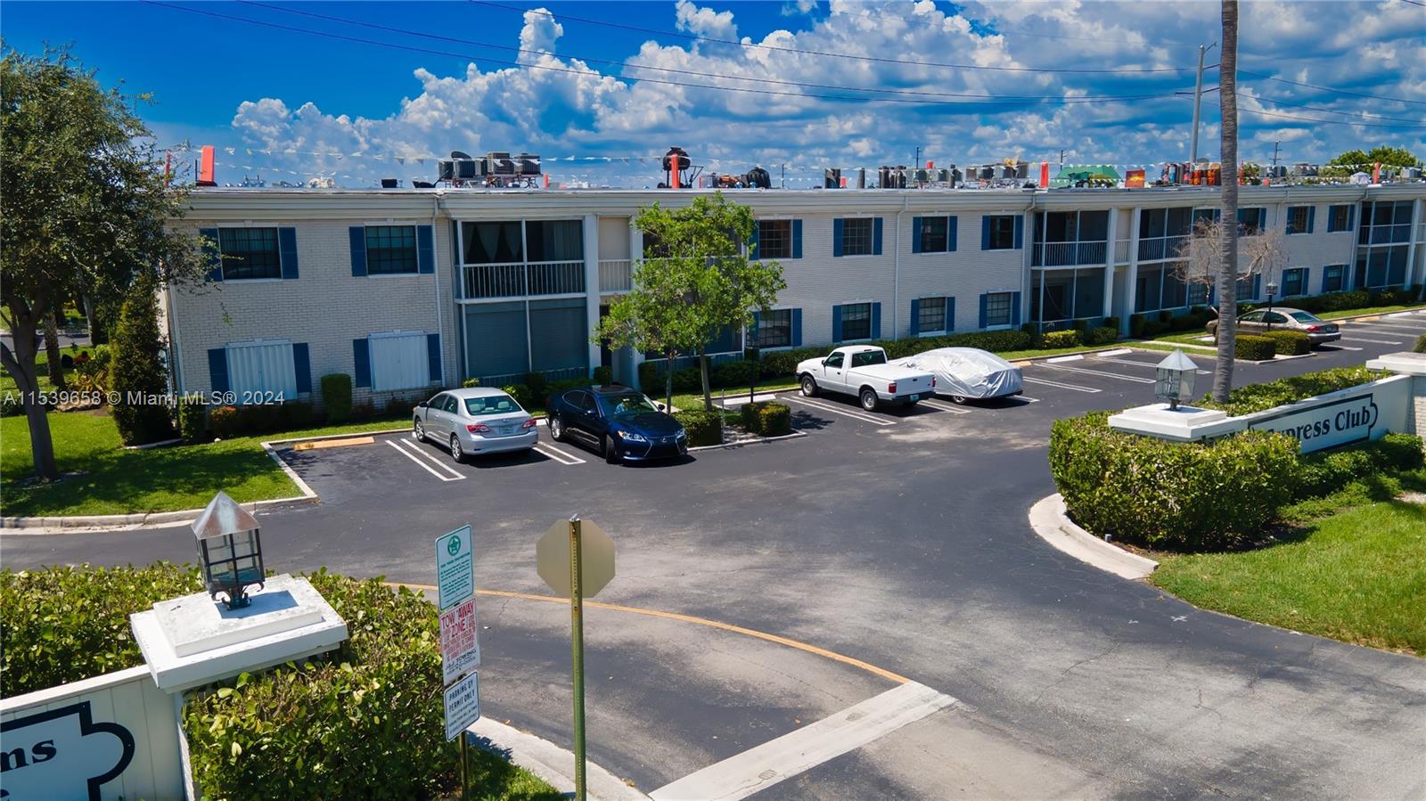180 Cypress Club Dr # 822