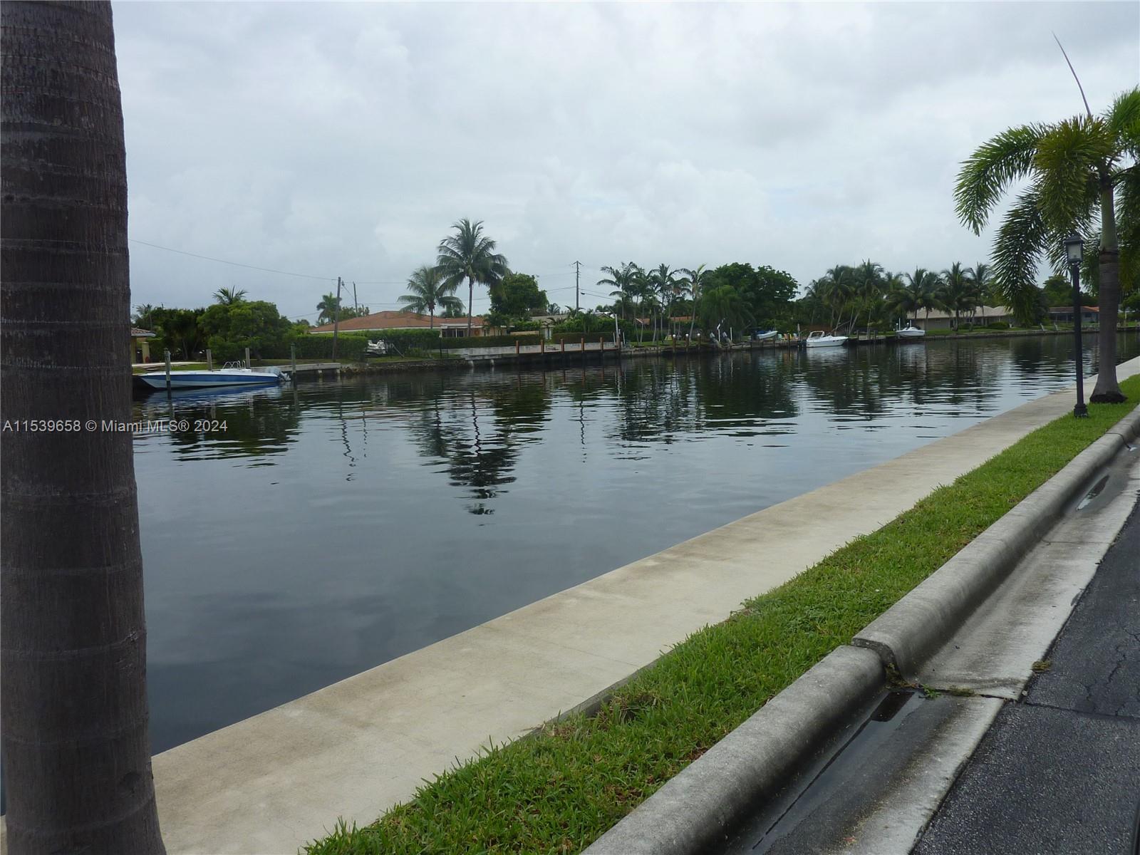 180 Cypress Club Dr # 822