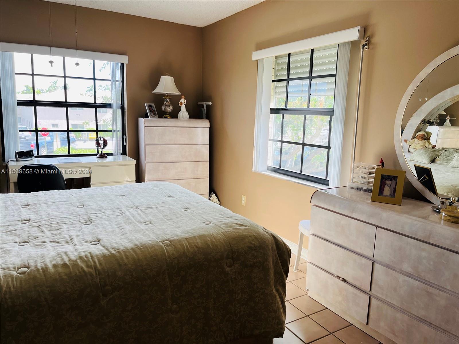 180 Cypress Club Dr # 822