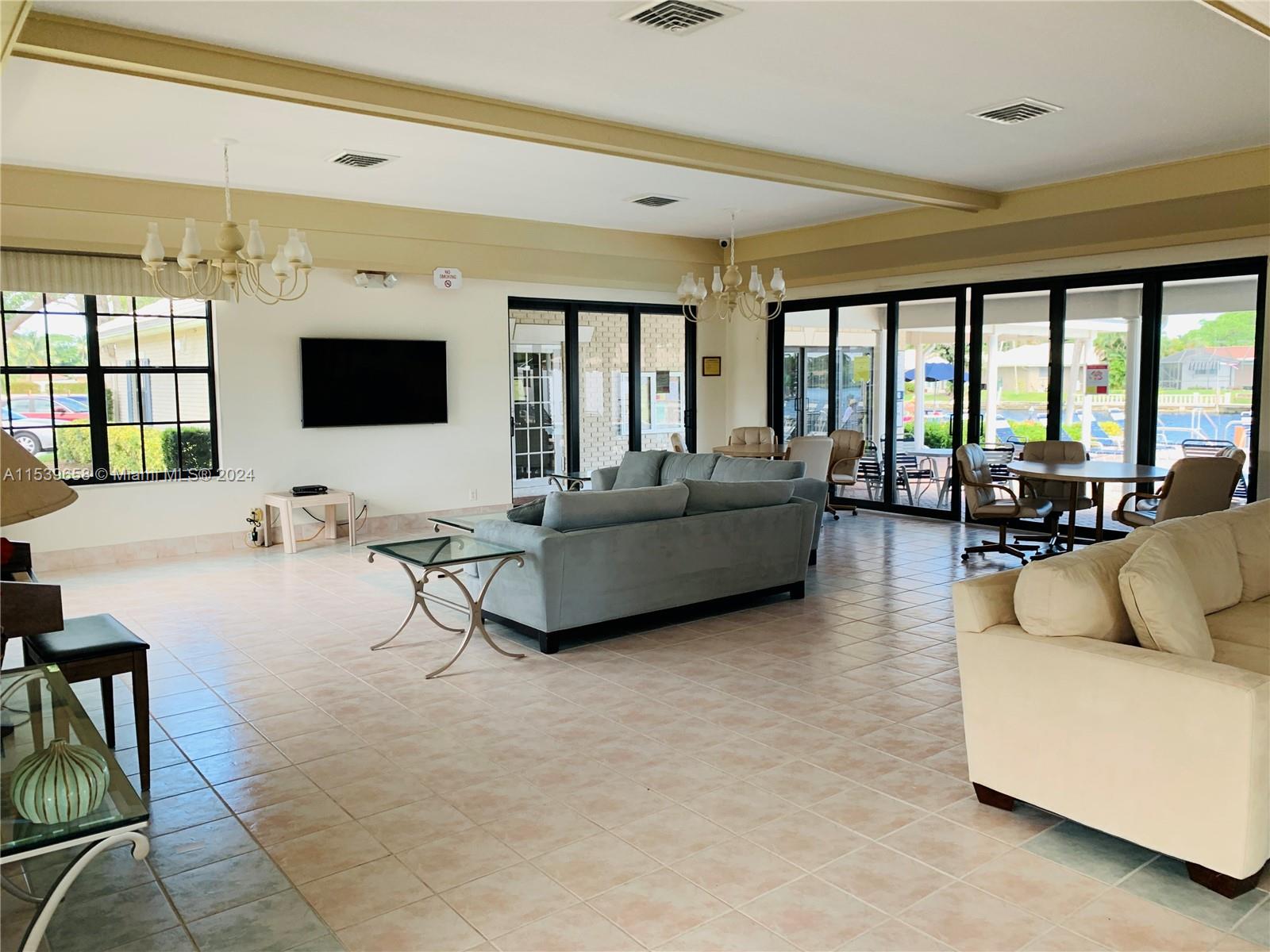 180 Cypress Club Dr # 822
