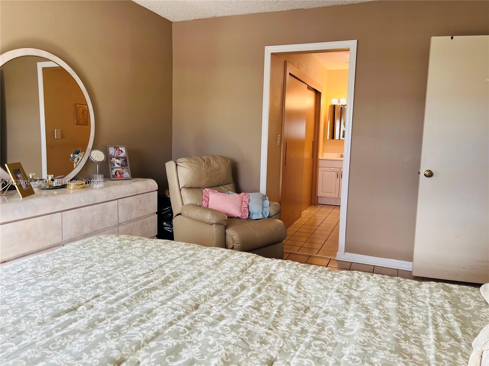 180 Cypress Club Dr # 822